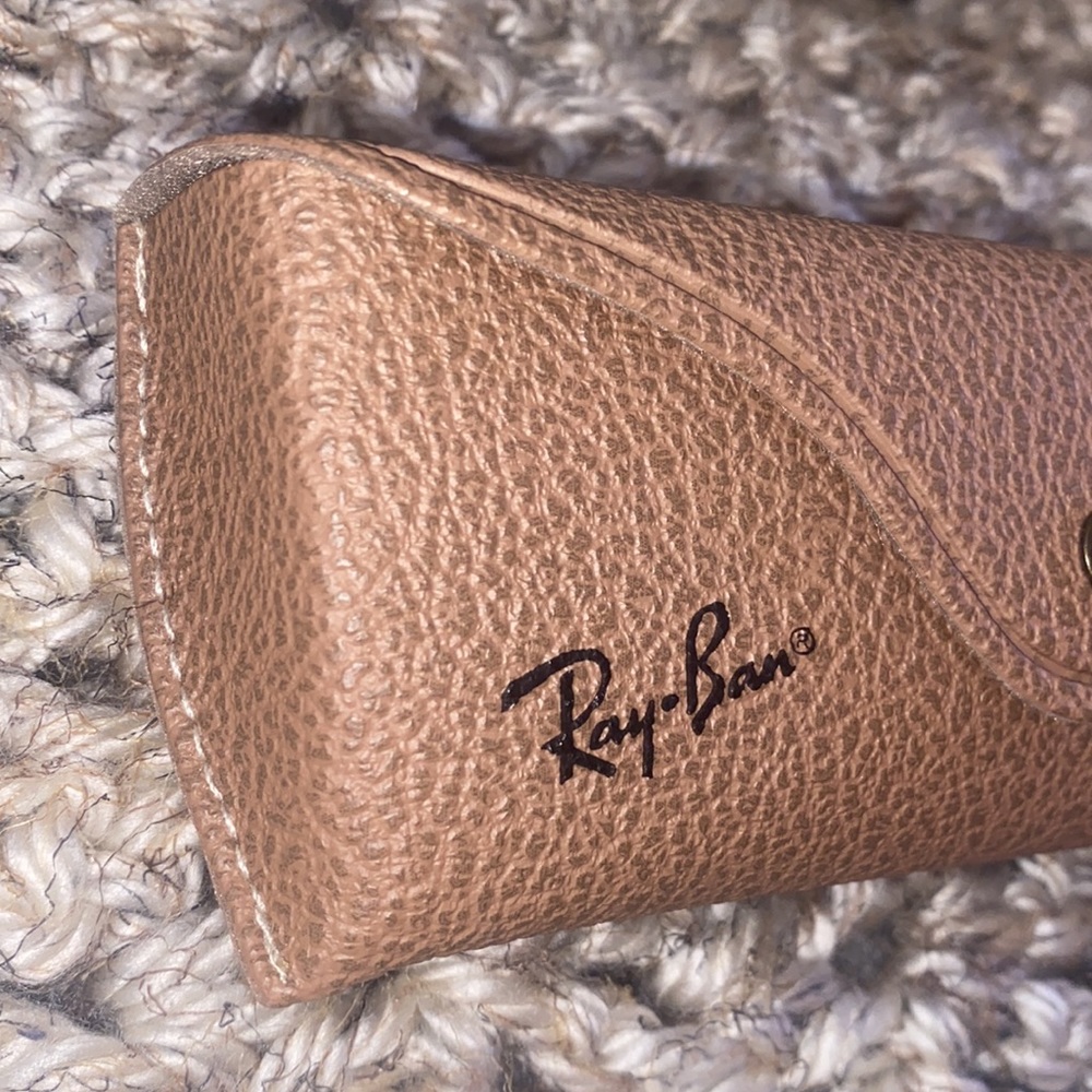 Ray-Ban glasses case - Picture 3 of 7